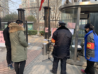 龍城國際測溫儀測溫系統(tǒng)可在小區(qū)門前實現(xiàn)自動測溫